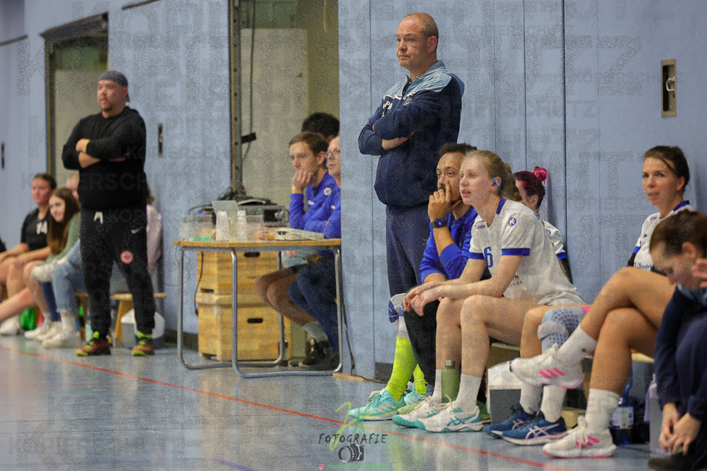 Frauen 2. Bezirksklasse, SG Rechtenbach - HSG Kleenheim/Langgöns III | Frauen 2. Bezirksklasse, SG Rechtenbach - HSG Kleenheim/Langgöns III am 16.11.2024 in Rechtenbach (Sporthalle Rechtenbach)Photo © 2024 - Jörg Heinrich - Realisiert mit Pictrs.com