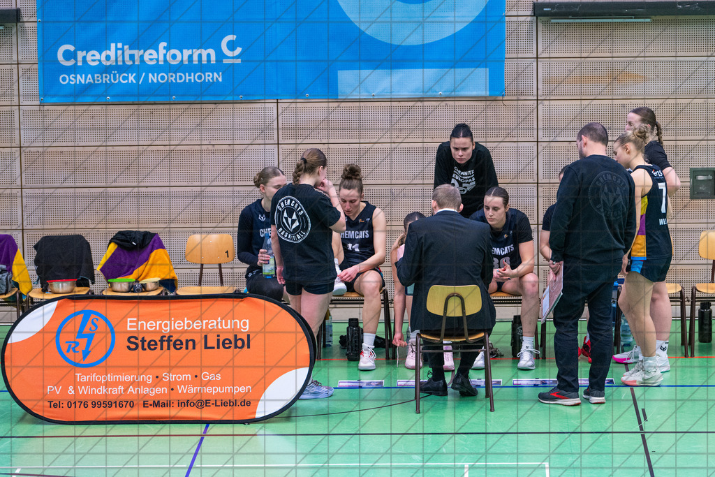 2. DBBL Nord 25/26 | Spieltag 19 | BBC Osnabrück vs. ChemCats Chemnitz | 15.02.26: 2. DBBL Nord 25/26 | Spieltag 19 | BBC Osnabrück vs. ChemCats Chemnitz / Osnabrück / Deutschland  //   CREDIT:www.bullenfotos.de, Martin König, Hörner Weg 40, D-49078 Osnabrück, +4917663732967 // Nutzung und Weitergabe nur zu den vereinbarten Zwecken. Presseanfragen an Ersteller. Alle Rechte beim Ersteller. Honorierung nach MFM. - Realisiert mit Pictrs.com