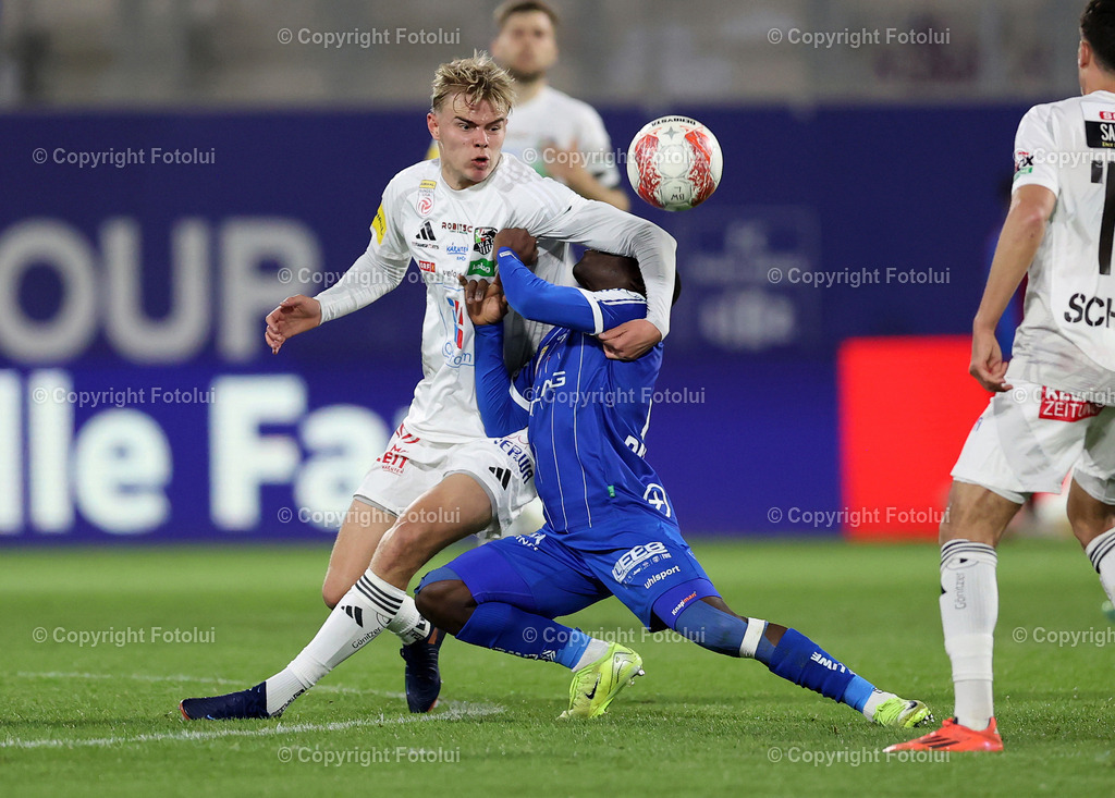 A_LUI_120425_10 | SPORT,FUSSBALL ADMIRAL BUNDESLIGA BLAU WEISS LINZ -RZ PELLETS WAC IM BILD: SOUMAILA DIABATE  (BLAU WEISS) UND  ERIK KOJZEK (WAC) FOTO:  FOTOLUI/MW