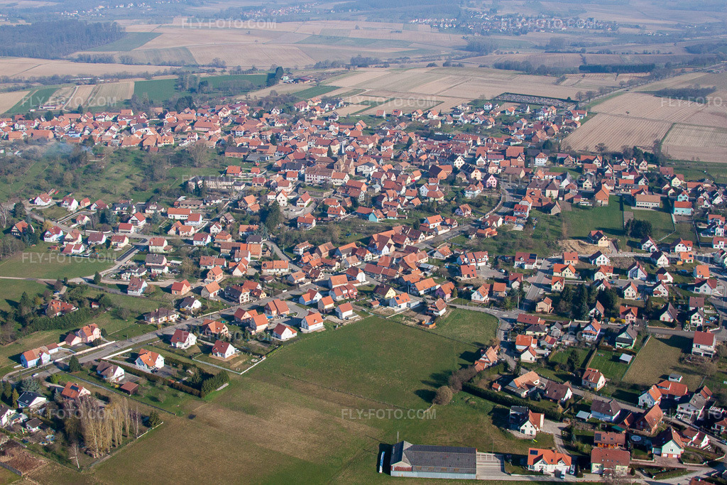 Aerial view: View of the town in Surbourg in the state Bas-Rhin, France.Photo: IMG_62761.jpg taken on 03/09/2014 by Werner Riehm/FLY-FOTO.comResolution of the original: 4752 x 3168 px