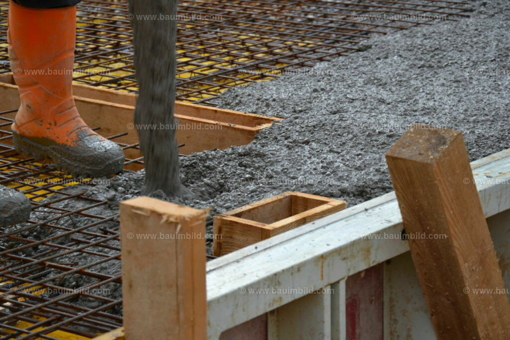 bib-lg04-betonarbeiten-0320 | Nach LV-Leistungsgruppen sortierte Detailfotos über den Bau eines Hauses. Alle Hausbau-Bilder direkt vom Urheber und Autor der Website Haus-Selber-Bauen.com