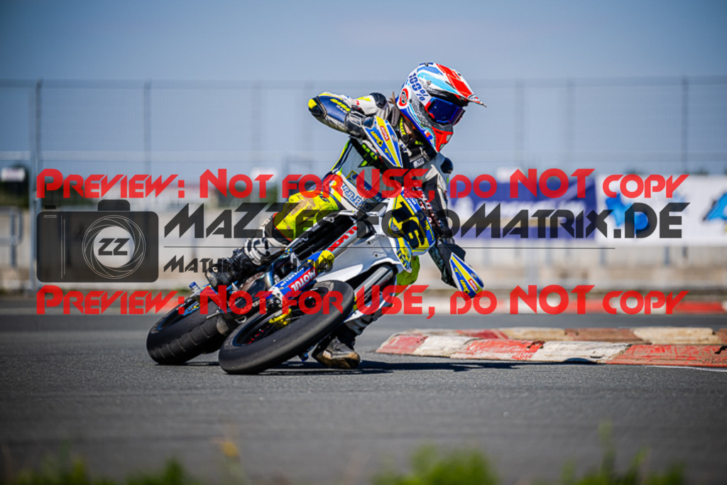 MaZZes_FotoMatrix_220903_1833 | S2