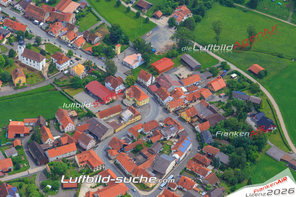 Luftbild von  Ermershausen - Luftaufnahme wurde 2016 von https://frankenair.de mittels Flugzeug (keine Drohne) erstellt - die Geschenkidee