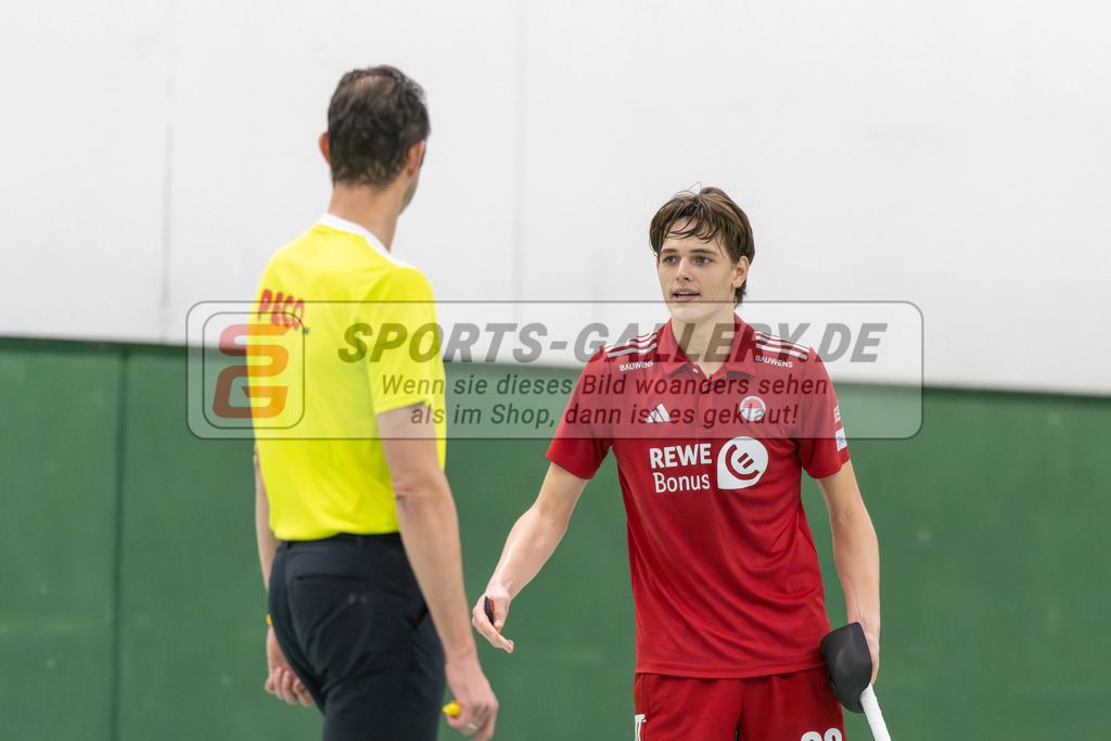 SFE_20251213_0124 | Köln, Deutschland, 13.12.2025:  Hockey 1. Bundesliga Herren Rot-Weiss - DSD Düsseldorf im KTHC Stadion Rot-Weiss Köln Tennis and Hockey Club am 13.12.2025 in Köln, Deutschland. (Foto von Fehrmann)Köln, Germany, 13.12.2025: Hockey 1. Bundesliga Herren Rot-Weiss - DSD Düsseldorf in KTHC Stadion Rot-Weiss Köln Tennis and Hockey Club at 13.12.2025 in Köln, Deutschland. (Foto from Fehrmann)