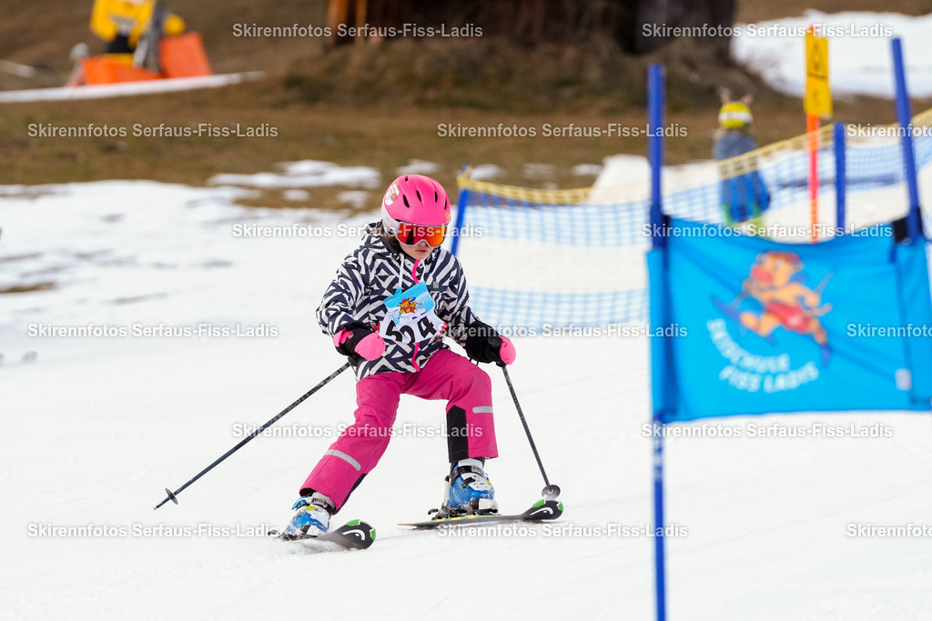 SRF_02.01.2026_0890 | Skirennfotos,Serfaus,Fiss,Ladis,Kinderskirennen,Winter,Tirol,Oberland,skirace,SFL,feelfree,weil wir's genießen,ski,Ski,skifahren,Sonnenplateau, - Realisiert mit Pictrs.com