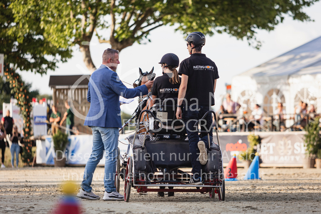 250711_BHO_Showabend-841 | Deine schönsten Turniermomente als professionelle Fotos! Entdecke hochwertige Pferdesport-Fotografie im Online-Shop. Jetzt Fotos finden & bestellen!