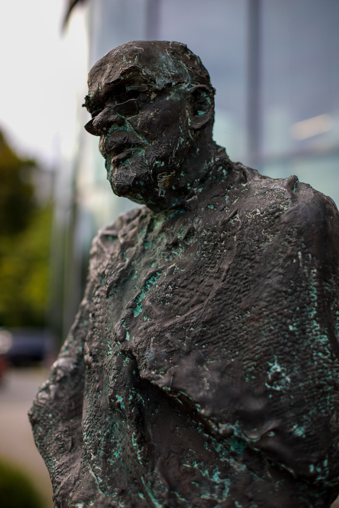 Moers_Stadtrundgang_070825_01 | Bildergalerie von Sport-Ereignissen aber auch von weiteren spannenden Dingen - nicht nur vom Niederrhein. In Anlehnung an den bekannten Spruch von Hanns Dieter Hüsch heißt das Motto: "Niederrhein ist überall".  - Realisiert mit Pictrs.com