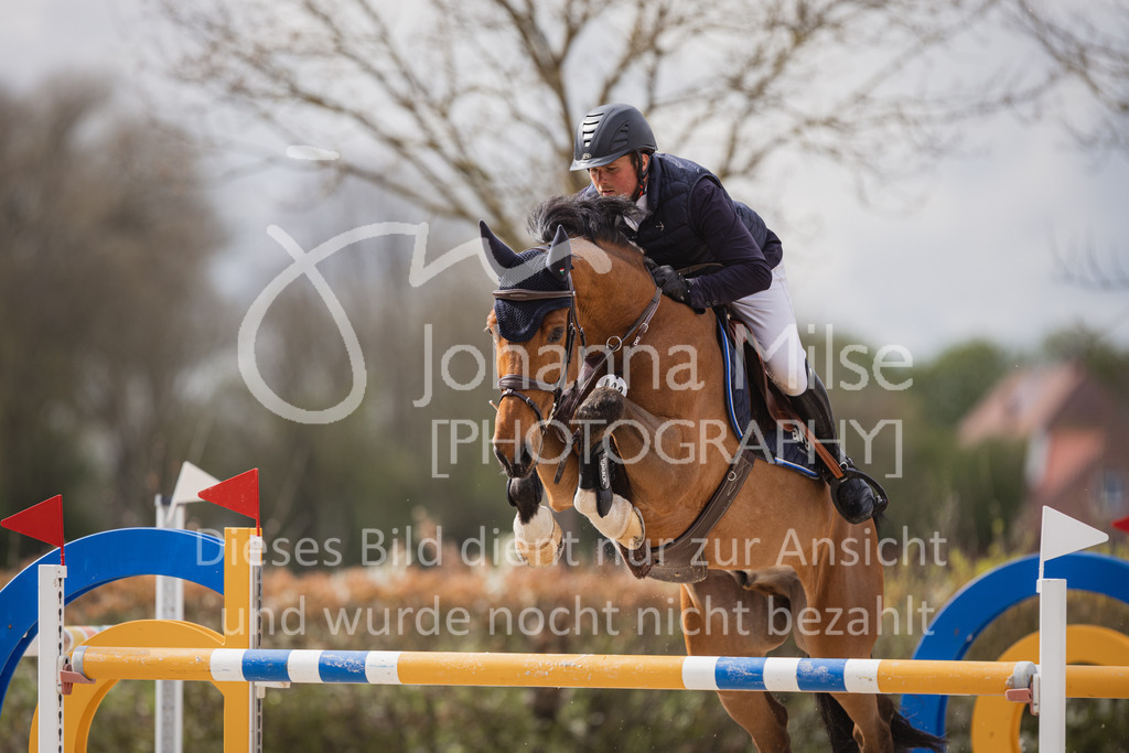 230426_HofSosath_S-Spr-416 | Deine schönsten Turniermomente als professionelle Fotos! Entdecke hochwertige Pferdesport-Fotografie im Online-Shop. Jetzt Fotos finden & bestellen!