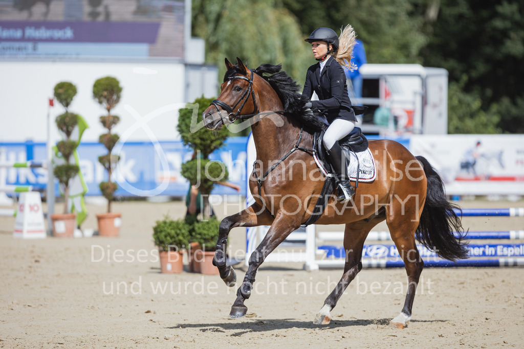220728_BHO_RegioTour_A-Spr_Reiter-244 | Deine schönsten Turniermomente als professionelle Fotos! Entdecke hochwertige Pferdesport-Fotografie im Online-Shop. Jetzt Fotos finden & bestellen!