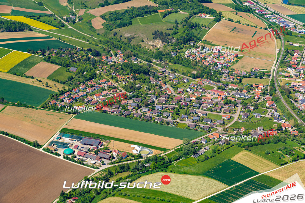 Die Luftaufnahme Ebermergen - Harburg wurde 2021 mittels Flugzeug (keine Drohne) erstellt. Hohe Auflösung -für große Poster und Wandbilder geeignet!
