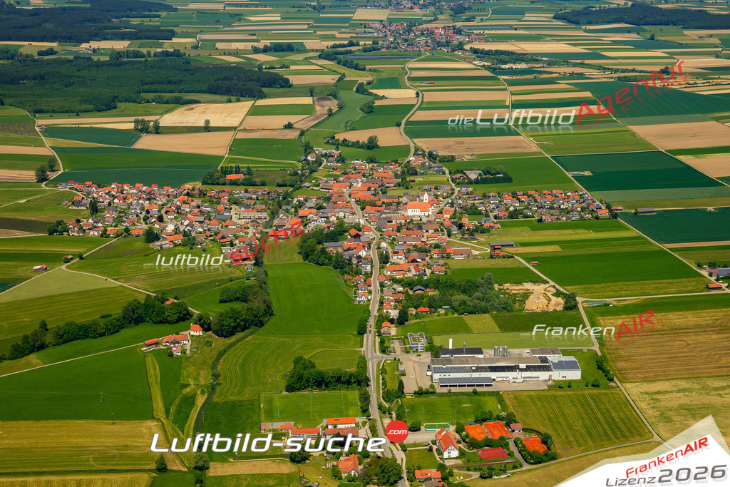 Das Luftbild zeigt Unterkammlach Kammlach - Die Luftaufnahme wurde 2023 vom UL-Flugzeug aus erstellt ( keine Drohne ) - Hochauflösende Luftaufnahme - Für grossformatige Ausdrucke geeignet. Die Geschenkidee !Mit Lizenz und Bildrechte bestellbar