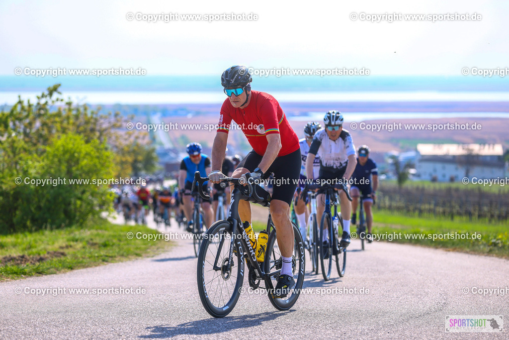 TRA_1012 | Neusiedlersee Radmarathon 2026@sportshot_your_pictrs #yourpictures#roadtowm2029 #nrm #neusiedlerseeradmarathon #neusiedlersee #neusiedlerseetourismus #burgenland #mörbisch #nrm26 #burgenlandtourismus #voglundco #poweredbyburgenlandtourismus #radsport #rad #marathon #ucigranfondo #visitburgenland #ucigranfondoworldseries