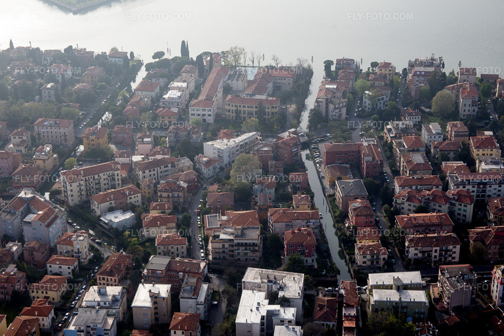 Aerial view: View of the town in Venezia in the state Veneto, Italy. – Photo: IMG_087517.jpg taken on 04/06/2016 by Werner Riehm/FLY-FOTO.com – Resolution of the original: 5472 x 3648 px