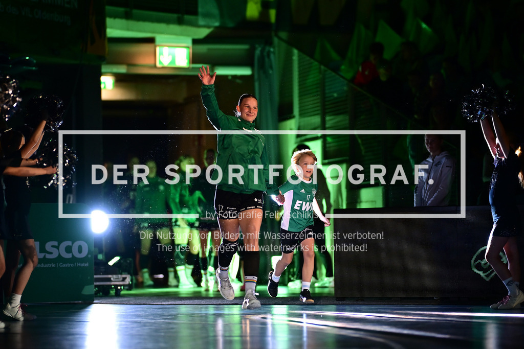 Handball I Frauen I Saison 2025-2026 I 1. HBF I 5. Spieltag I VfL Oldenburg - Buxtehuder SV I 16314 | Der Sportfotograf. - Realisiert mit Pictrs.com