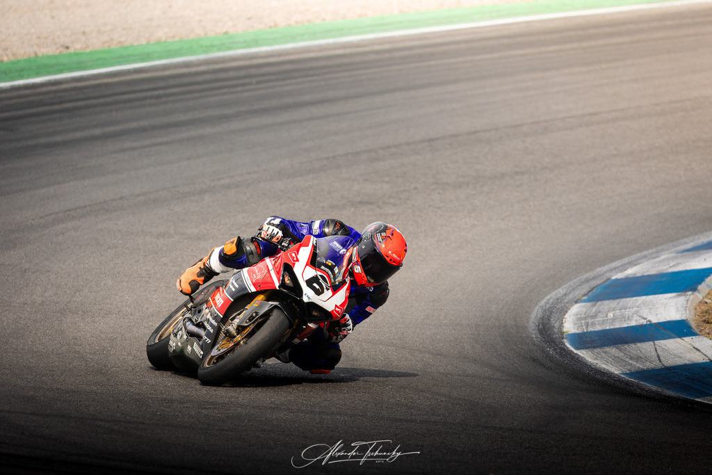 Ducati Trackday Hockenheimring 2026 | Entdecken Sie die faszinierende Welt von Alexander Tschuncky Arts: Kreative Fotografie, atemberaubende Automobilkunst und hochwertiger Bilderdruck. Lassen Sie sich inspirieren! - Realisiert mit Pictrs.com