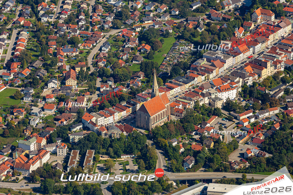 Aktuelles Luftbild von Ludwigstrasse Neuötting Kauf mit Lizenz / Bildrechten möglich- Die Luftaufnahme wurde 2021 mittels UL-Flugzeug erstellt ( keine Drohne ) - hochauflösende Kamera-Systeme von  Canon -Beste Qualität - Für grossformatige Ausdrucke geeignet. Die Geschenkidee !