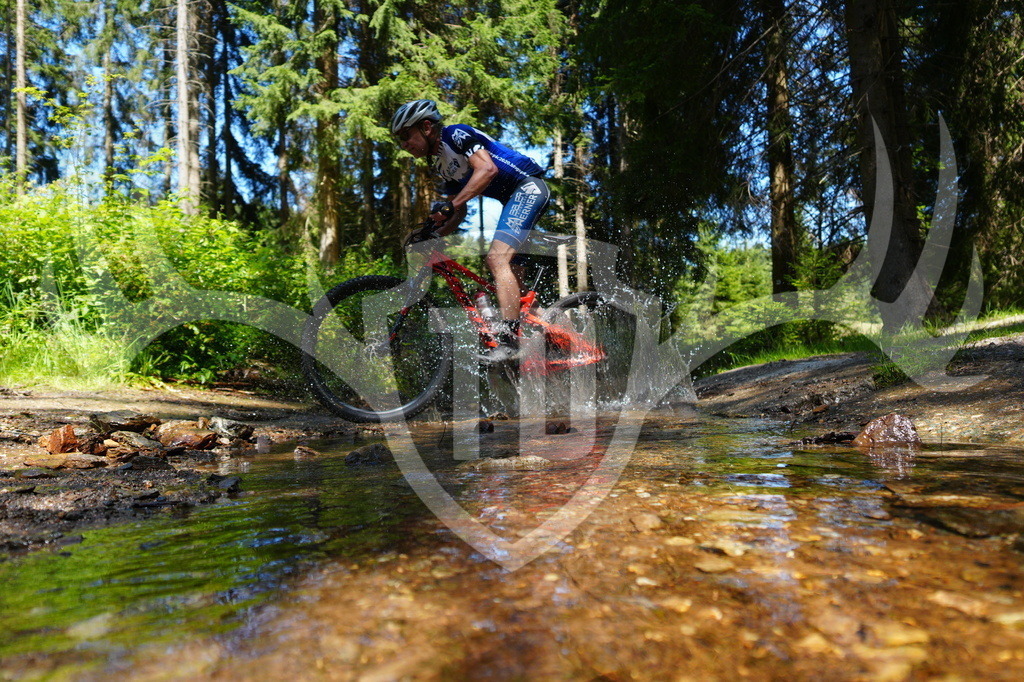FC605266 | Fotogalerie der Treibjagd im Dunkelwald - Dein MTB Etappenrennen im Erzgebirge - Realisiert mit Pictrs.com