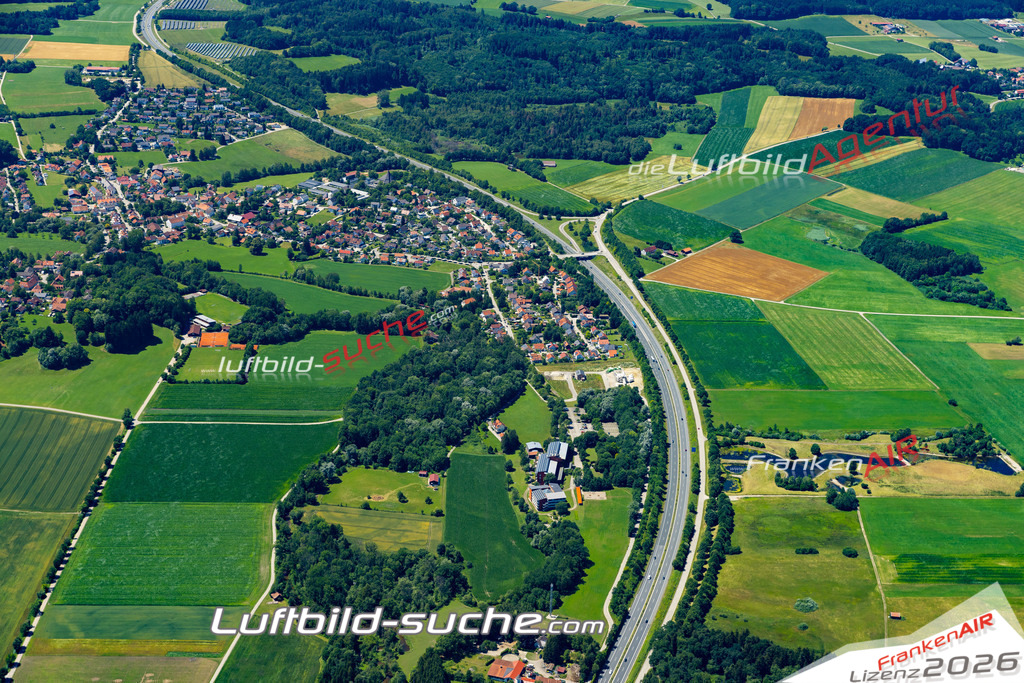 Aktuelles Luftbild von Oberwindach Windach - Die Luftaufnahme wurde 2022 mittels UL-Flugzeug erstellt ( keine Drohne ) - hochauflösende Kamera-Systeme von  Canon -Beste Qualität - Für grossformatige Ausdrucke geeignet. Die Geschenkidee !