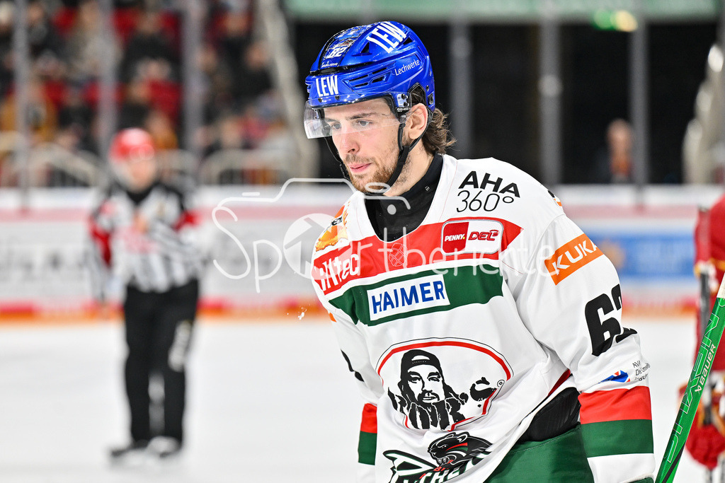 Düsseldorfer EG - Augsburger Panther | haengende Koepfe der Panther beim Spiel in Duesseldorf / Thomas SCHEMITCH (Augsburger Panther #62) / DEL: Duesseldorfer EG - Augsburger Panther, PSD Bank Dome am 22.12.2024