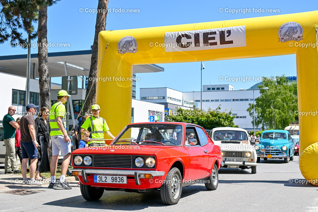 Slowakei_ Povazska Bystrica_ Veteran Tour Manin_ 14.06.2025-188 | 14.06.2025, Slowakei, SVK, Trenciansky kraj, Povazska Bystrica, im Bild Oldtimer Klub, Historische Fahrzeuge, Veteran Tour Manin, Auto, Alt, Besucher, Menschen, Feature, Symbolbild