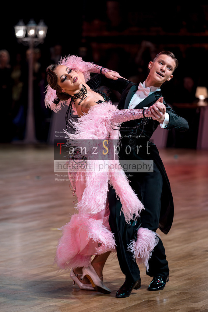 20251214_Baltic-Trophy_2550-2 | Tanzsportbilder, Standardtanz, Lateintanz, WDSF, DTV, LTVB, dancecomp, goc, hessen tanzt, blaues band der spree, walzer, tango, wiener walzer, slowfox, quickstepp, samba, rumba, cha-cha-cha, paso doble. jive, hd-kroft photography, turniertanzsport