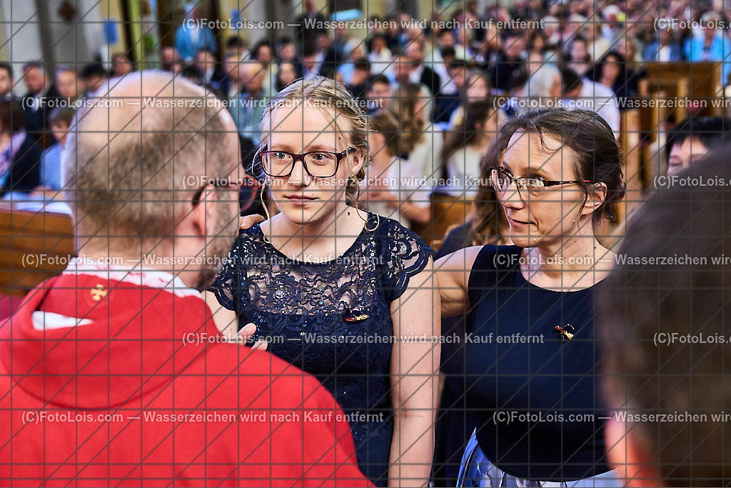 ALP0842_PfarrFirmung Wieselburg_Firmvorgang | (C)FotoLois.com, Alois Spandl, Firmung in der Pfarrkirche Wieselburg mit Generalvikar Dr. Christoph Weiss, Dechant Pfarrer Daniel Kostrzycki und Monignore Franz Dammerer, Sa 15. Juni 2024.