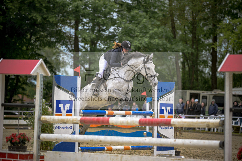 20240505-DOS_8678 | Entdecke hochwertige Reitturnierfotos von Foto Oger. Professionell, emotional und authentisch – jetzt Lieblingsmomente im Shop bestellen.Deutschlandweite Turnierfotografie. - Realisiert mit Pictrs.com