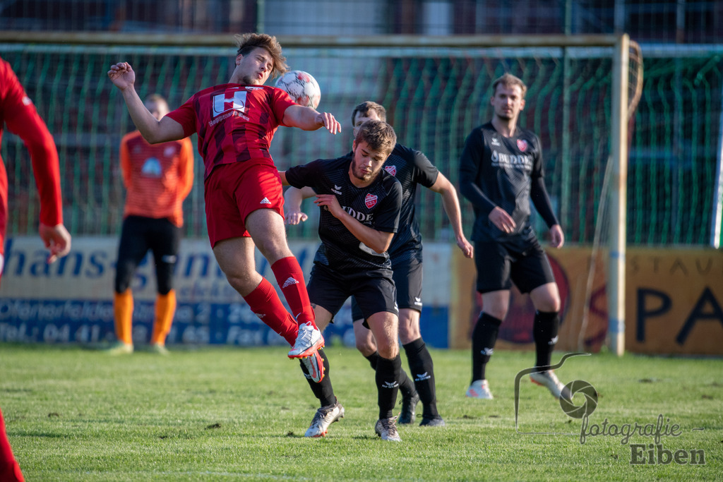 TV Metjendorf-SVE Wiefelstede | Kreisliga Herren;TV Metjendorf (rot)-SVE Wiefelstede (schwarz) am 08.08.2023; in Metjendorf (Sportanlage Metjendorf), Photo: Philip Eiben 2023 - Realisiert mit Pictrs.com