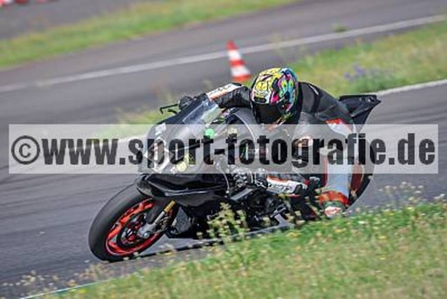 spof7451 | Professionelle Fotos von Sportveranstaltungen, aber auch Hochzeiten und anderen Events. - Realisiert mit Pictrs.com