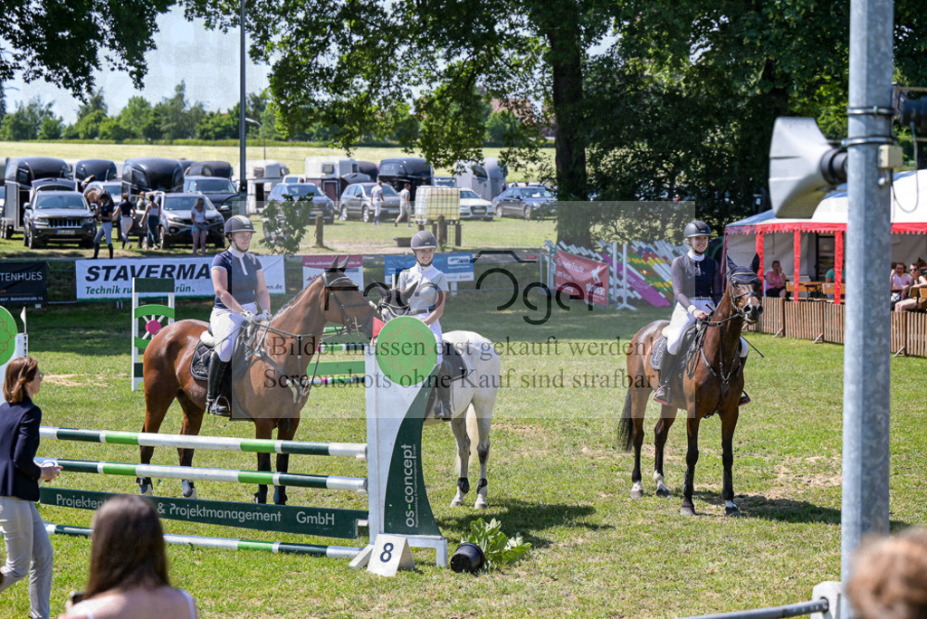 Reitturnier Voxtrup | Entdecke hochwertige Reitturnierfotos von Foto Oger. Professionell, emotional und authentisch – jetzt Lieblingsmomente im Shop bestellen.Deutschlandweite Turnierfotografie. - Realisiert mit Pictrs.com