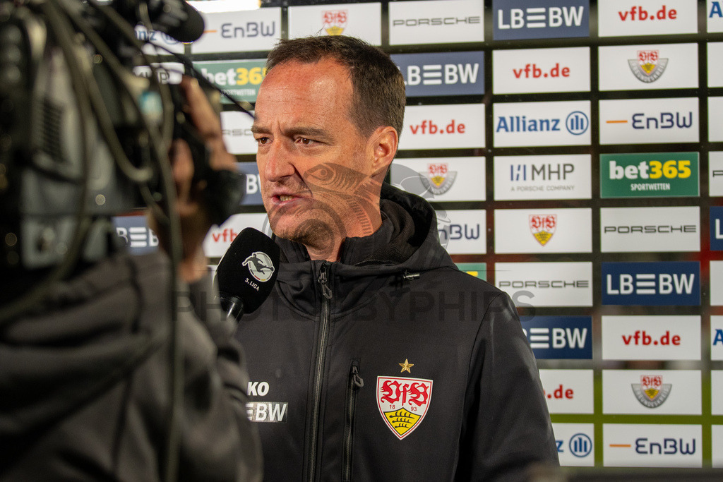 VfB Stuttgart II vs. SSV Ulm 1846 Fussball, Fussball, 3. Liga, 32. Spieltag, 08.04.2026 | Nico Willig (Trainer VfB Stuttgart II) im Interview nach Abpfiff,VfB Stuttgart II vs. SSV Ulm 1846 Fussball, Fussball, 3. Liga, 32. Spieltag, 08.04.2026DFB regulations prohibit any use of photographs as image sequences and/or quasi-video