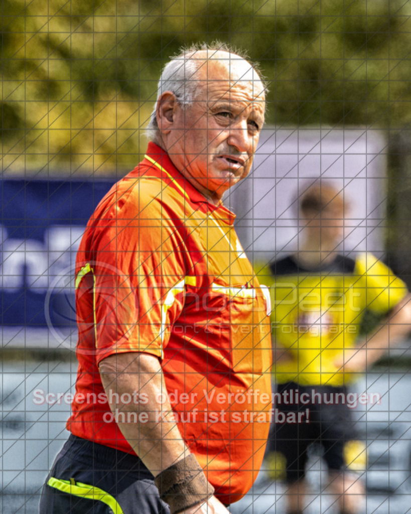 20250824_130019_0099-Bearbeitet | #,1.FC Heiningen II (gelb) vs. 1.Göppinger SV III (weiß), Fußball, Kreisliga B7 - Bezirk Neckar/Fils, 01. Spieltag, Saison 2025/2026, Kunstrasenplatz Sportzentrum Heiningen, Krautgarten 1, 73092 Heiningen, 24.08.2025 - 13:00 Uhr,Foto: PhotoPeet-Sportfotografie/Peter Harich