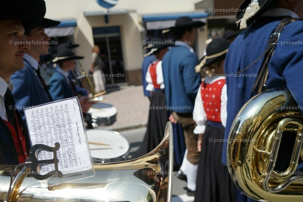 12d-ELBIGENALP-Bundesmusikfest-2023-Juni16-Reutte-DSC06488 | Info aus dem Bezirk Reutte/Ausserfern Tirol sowie eine umfangreiche Bilddatenbank über die gesamte Region: Lechtal, Talkessel Reutte, Tannheimertal, Zwischentoren. Lech, Plansee, Zugspitze, Grenztunnel, B179, Fernpassstraße, Verkehr, Lawinen, Tradition, - Realisiert mit Pictrs.com