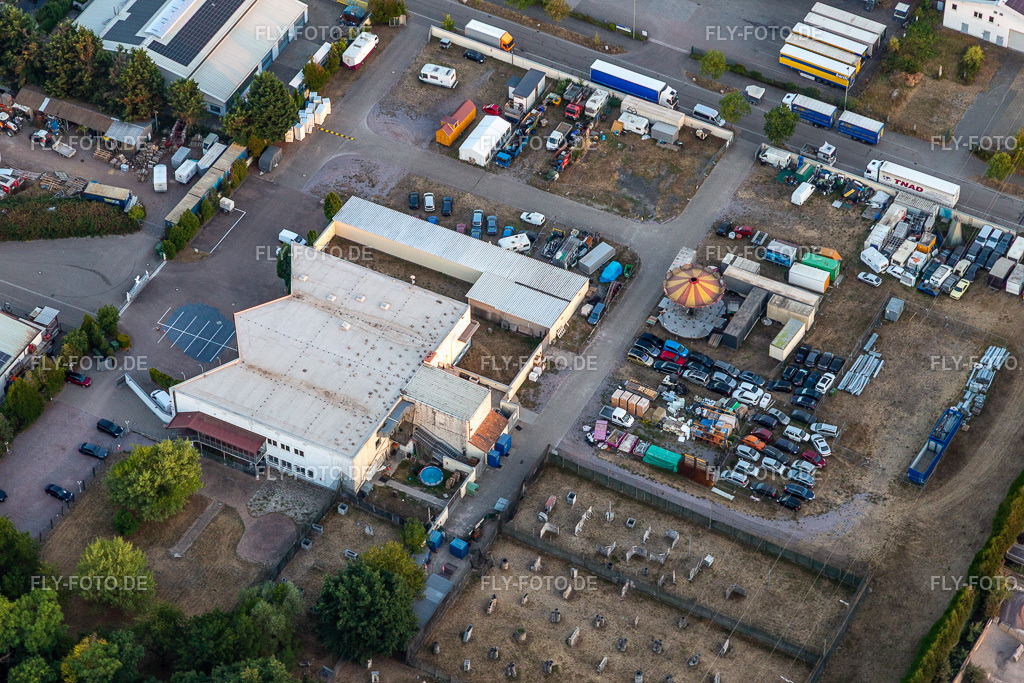 PLAY POINT Spielhalle http://www.play-point.de/ | Luftbild: PLAY POINT Spielhalle http://www.play-point.de/ im Ortsteil Minderslachen in Kandel im Bundesland Rheinland-Pfalz in Deutschland. Foto: IMG_133868.jpg vom 16.08.2022 durch ©2025 Werner Riehm fly-foto.de/copyright - Realisiert mit Pictrs.com