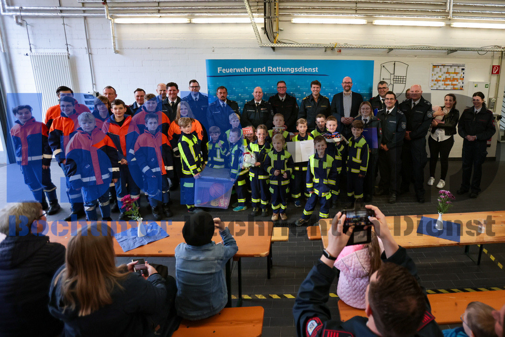 SES_KINFEU20250503-12 | bond - Realisiert mit Pictrs.com