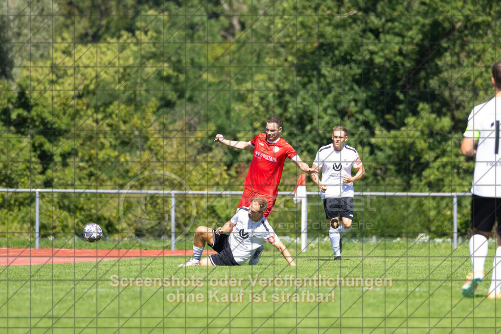 20260906_130818_0082_(c)_by_PhotoPeet | #,1.FC Donzdorf II (rot) vs. SGM Jebenhausen-Bezgenriet (weiß), Fußball, Kreisliga A3 - Bezirk Neckar/Fils, 02. Spieltag, Saison 2026/2027, Rasenplatz Lautertal Stadion, Süßener Straße 16, 73072 Donzdorf, 06.09.2026 - 13:00 Uhr,Foto: PhotoPeet / Sport- &amp; Eventfotografie / Peter Harich