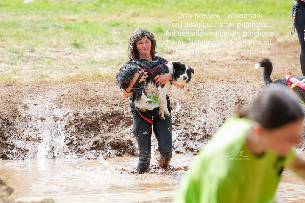 Schlamm_mit_Hund (179 von 460) | stephaniefillaphotographie - Realisiert mit Pictrs.com