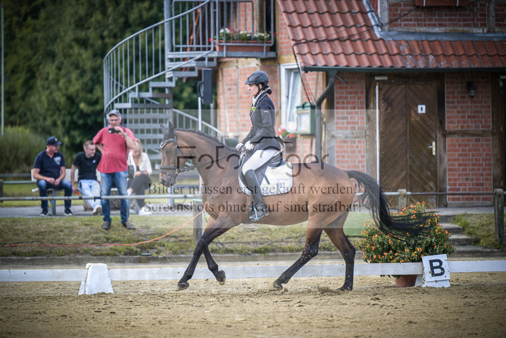 DOS_9737 | Entdecke hochwertige Reitturnierfotos von Foto Oger. Professionell, emotional und authentisch – jetzt Lieblingsmomente im Shop bestellen.Deutschlandweite Turnierfotografie. - Realisiert mit Pictrs.com
