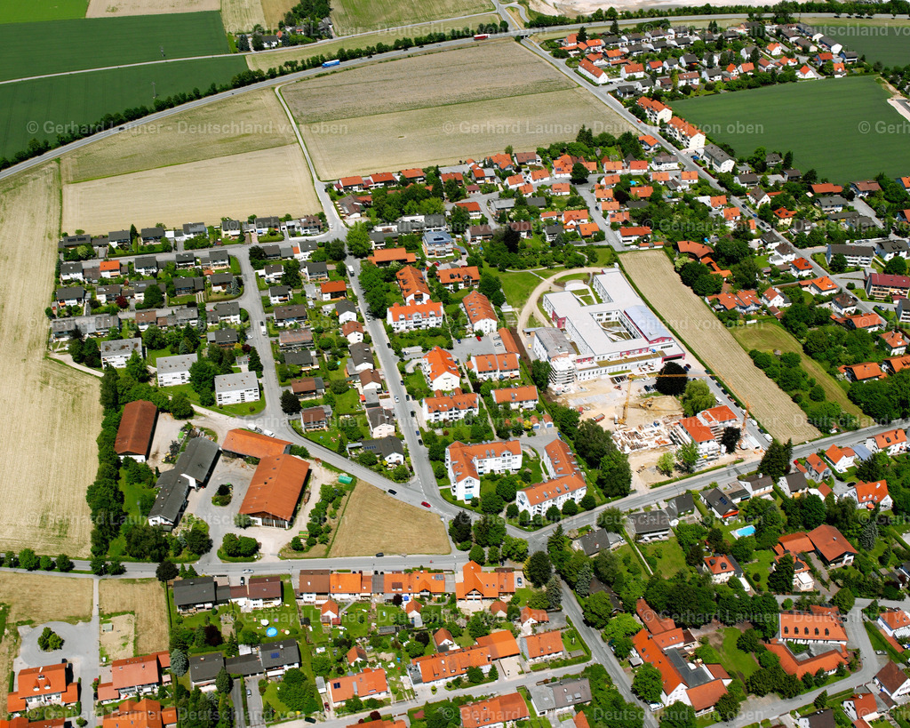 2600582 | ALTöTTING 09.06.2006 Wohngebiet einer Einfamilienhaus- Siedlung  in Altötting im Bundesland Bayern, Deutschland // Single-family residential area of settlement  in Altötting in the state Bavaria, Germany Foto: Gerhard Launer