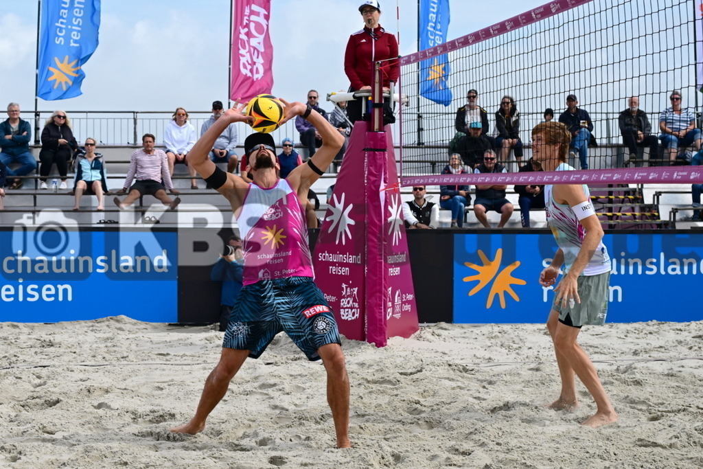 KBS Picture_Rock-The-Beach_Beachvollyball_060 | v.l. Erdmann Jonathan (1. Beachclub Kiel) ,Rock the Beach - die Nationale Beach-Vollyball Serie mit Festival-Charakter auf der Sandbank Strand in Ording vom 04.07. - 06.07.2025 , Qualifikation zur Deutschen Meisterschaft , - Realisiert mit Pictrs.com