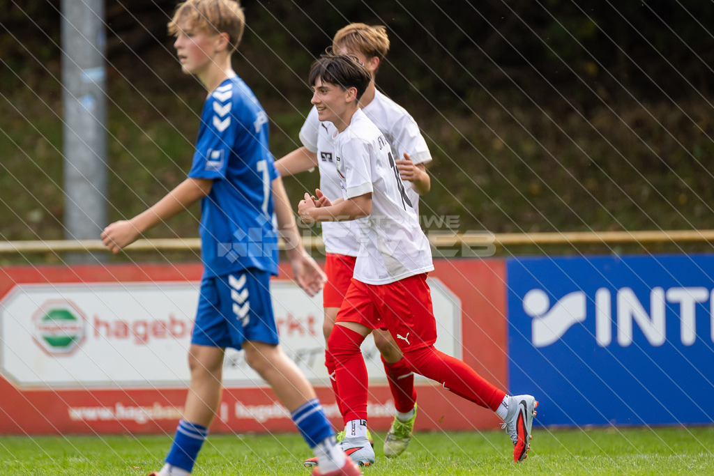 20250920_Picselweb-Fotografie_1R3_1821 | JFV D/A &amp; Stade - VfB Oldenburg0:1 VfB no70:2 VfB no70:3 VfB JFV Eigentor0:4 VfB no70:5 VfB no71:5 JFV no3 Jaric Jimenez-Voss2:5 JFV no9 Janko Sylvester3:5 JFV no16 Damian Elias Mihro Burekovic - Realisiert mit Pictrs.com