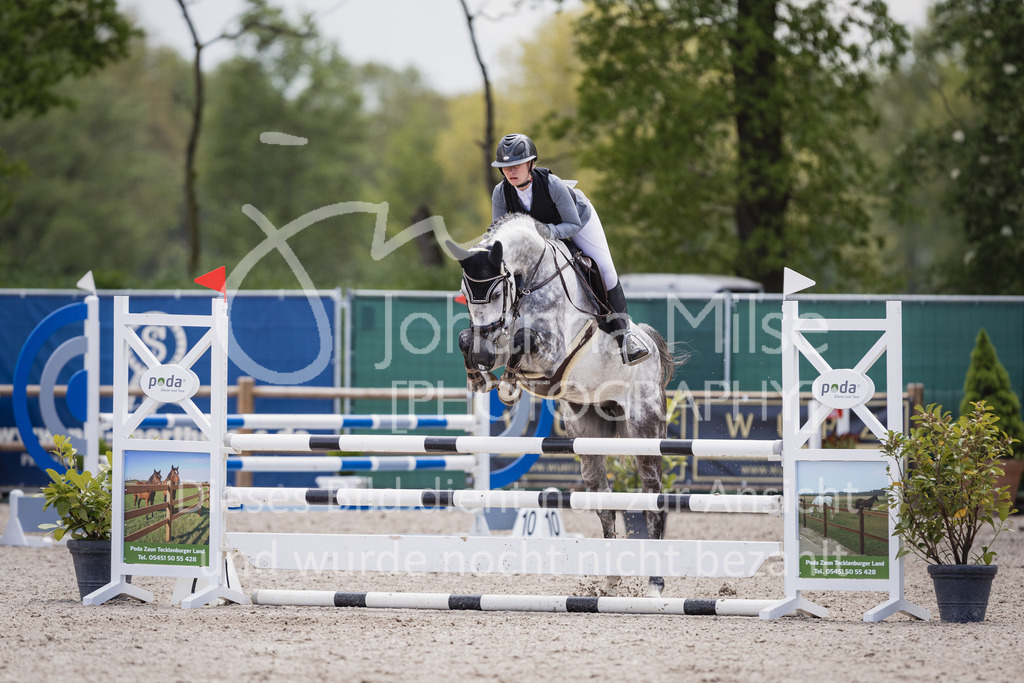 230516_Mühlen_03SprPf-A-422 | Deine schönsten Turniermomente als professionelle Fotos! Entdecke hochwertige Pferdesport-Fotografie im Online-Shop. Jetzt Fotos finden & bestellen!