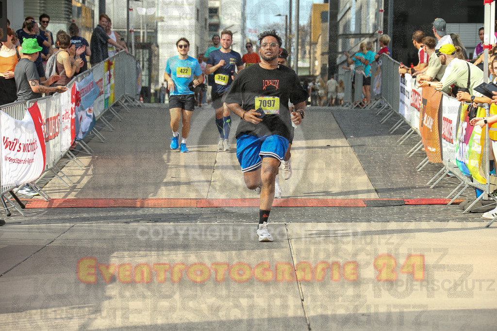250920_1535_EX1_0121 | Sportfotografie im Rhein-Sieg Kreis, Köln, Bonn, NRW, Rheinland Pfalz, Hessen, etc. Unser Tätigkeitsfeld umfasst den Laufsport vom Volkslauf über den Marathon, Duathlon, Triathon bis zum Ultralauf wie Kölnpfad Ultra oder Schindertrail.