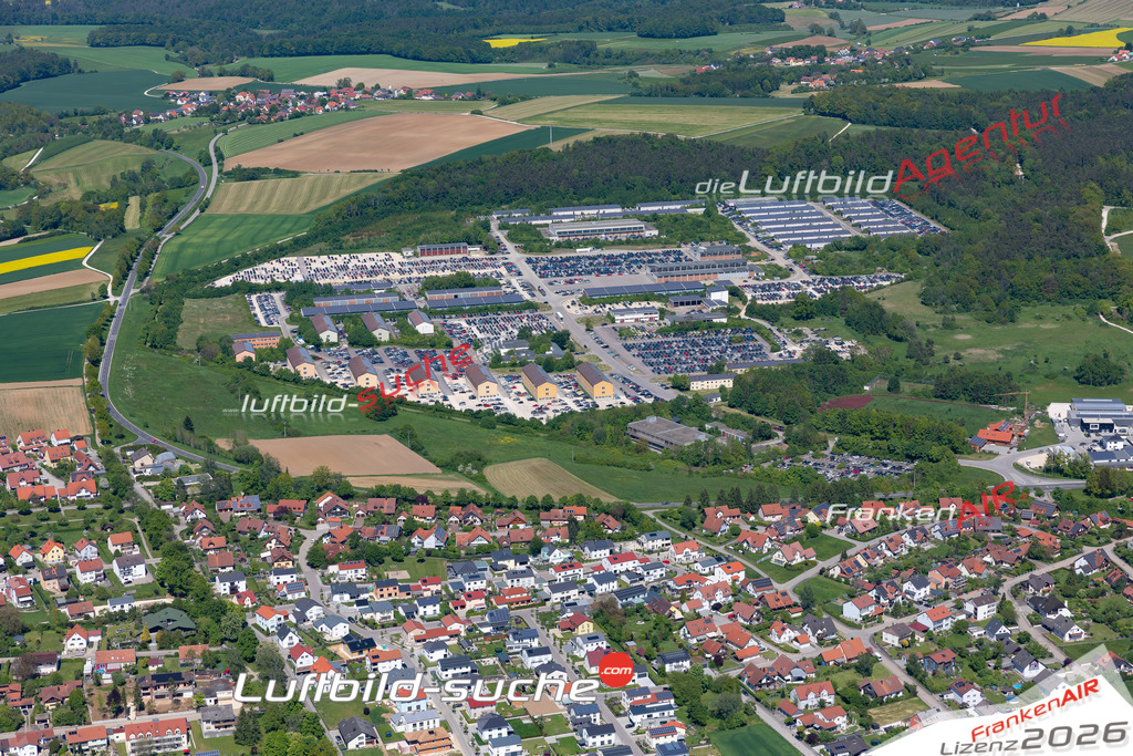 Das Luftbild der Stadt Hemau wurde 2021 vom Flugzeug heraus erstellt (keine Drohne) Aufnahmehöhe ca.450 Meter- hohe Bildauflösung und Druck-Qualität garantiert!
