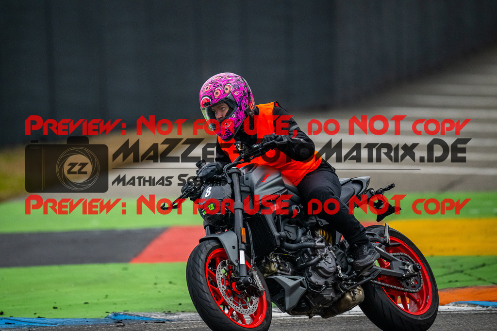 MaZZes_FotoMatrix_230312_2122 | STREET