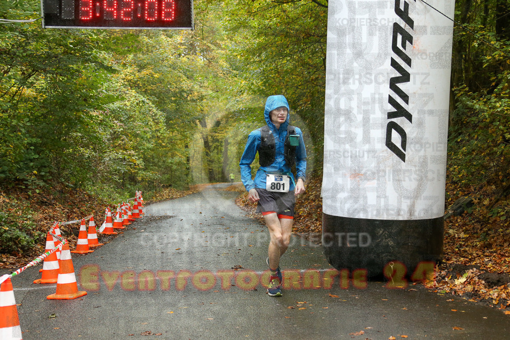 241027_1042_EX1_3850 | Sportfotografie im Rhein-Sieg Kreis, Köln, Bonn, NRW, Rheinland Pfalz, Hessen, etc. Unser Tätigkeitsfeld umfasst den Laufsport vom Volkslauf über den Marathon, Duathlon, Triathon bis zum Ultralauf wie Kölnpfad Ultra oder Schindertrail.