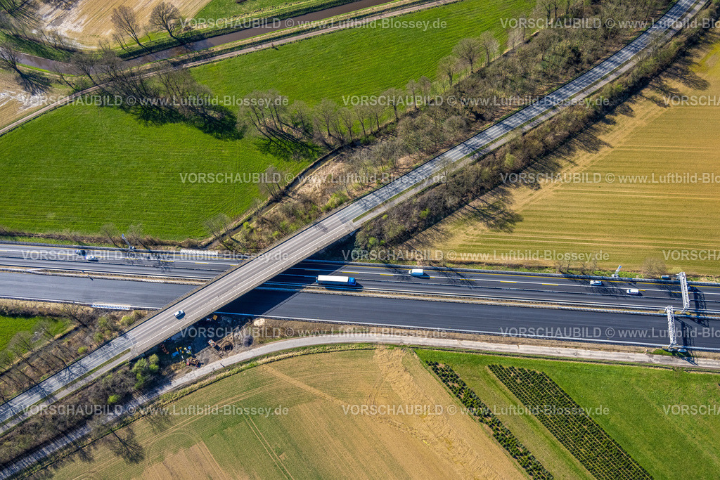 Hamminkeln240311485 | Luftbild, Brücke Brüner Straße über die Autobahn A3 mit Asphaltarbeiten, Ringenberg, Hamminkeln, Nordrhein-Westfalen, Deutschland