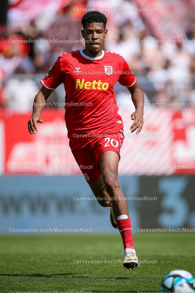 Koe3Liga11052402078 | 11.05.2024, Köln, Fußball, bwin 3. Liga Herren, Sportpark Höhenberg, 37. Spieltag, Saison 2023 2024, FC Viktoria Köln – Jahn Regensburg: Noah Ganaus (Jahn Regensburg). 
DFB regulations prohibit any use of photographs as image sequences and or quasi-video.
