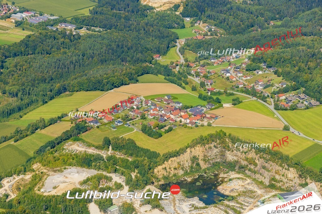 Berbing Hauzenberg Bild- Das Luftbild wurde 2025 vom UL-Flugzeug heraus erstellt ( keine Drohne ) - Hochauflösende Luftaufnahme -Nicht vergleichbar mit Google Maps oder Satelittenbilder- Die Geschenkidee !Mit Lizenz und Bildrechte bestellbar