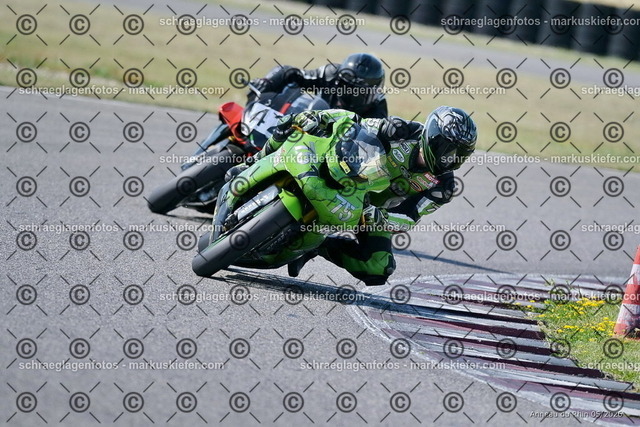 26BT02-0560 | markuskiefer.com - Realisiert mit Pictrs.com